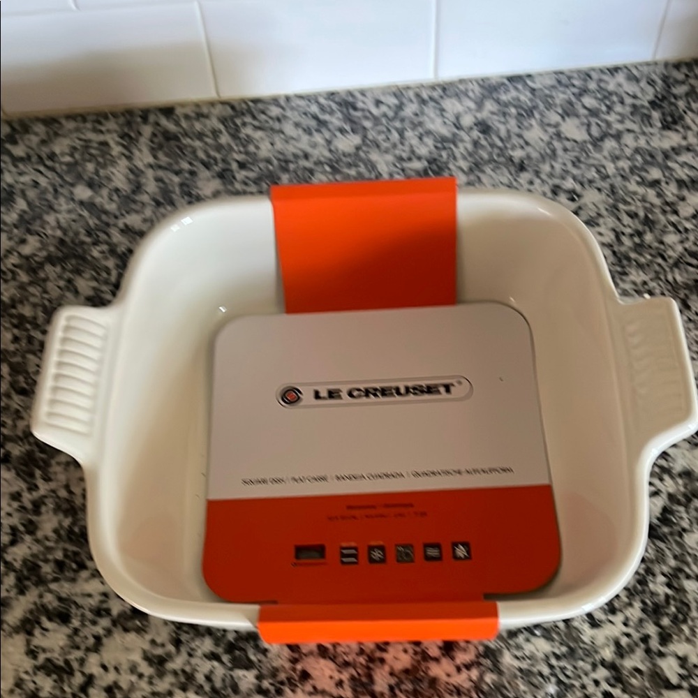 Le Creuset meringue Square Dish